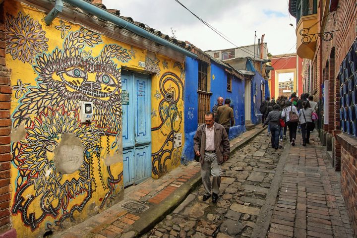 b02-bogota-street-scene