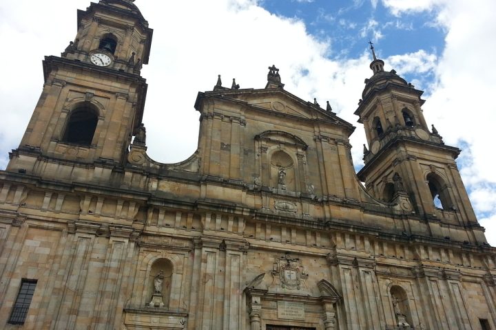b13-bogota-bolivar-park-iglesia-pixabay
