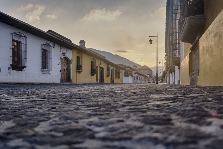 c14-cali-cobblestone-street-scene_pixabay