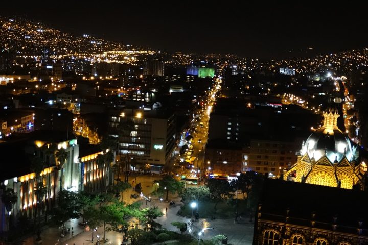 m05-city-night_ccgraficas_pixabay