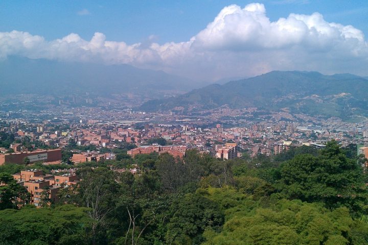 m18-medellin-city-view_julianza_pixabay