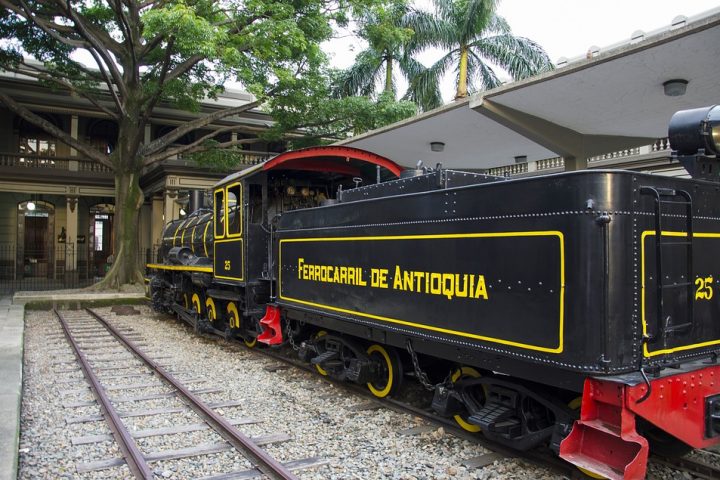 m25-train-coal-car_reiseblogger_pixabay