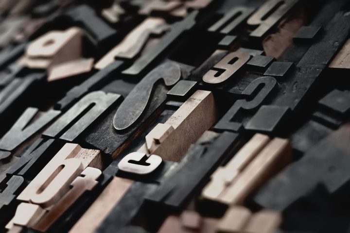 typography written translation traduccion profesional raphael schaller unsplash